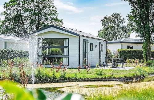 Dordtse Biesbosch House | Wonderful private villa for 4 guests with pool, WIFI, TV, terrace and parking