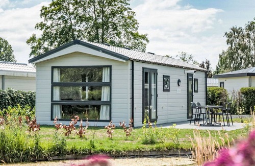 Dordtse Biesbosch House | Wonderful private villa for 4 guests with pool, WIFI, TV, terrace and parking