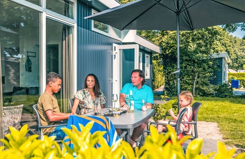 Dordtse Biesbosch House | Wonderful private villa for 4 guests with pool, WIFI, TV, terrace and parking