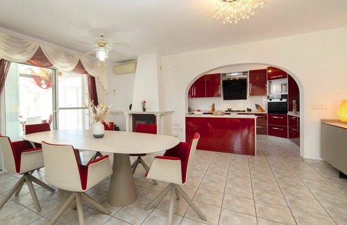 La Empedrola Villa | Wonderful private villa for 8 guests with WIFI, A/C, private pool, TV and terrace
