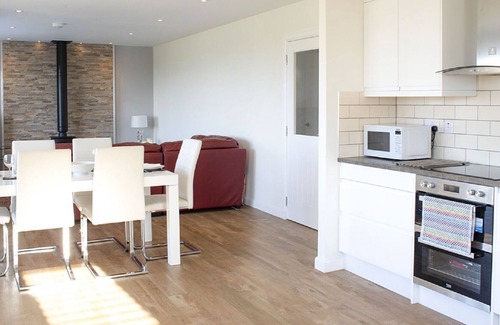 Tarskavaig House | Wonderful private villa for 6 people with TV, panoramic view and parking
