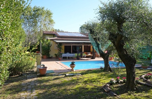 Ameglia Villa | Wonderful private villa with A/C, WIFI, private pool, TV, veranda, pets allowed, close to La Spezia