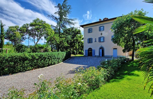 Le Piazze Villa | Wonderful private villa with WIFI, private pool, A/C, TV, panoramic view, parking, close to Arezzo