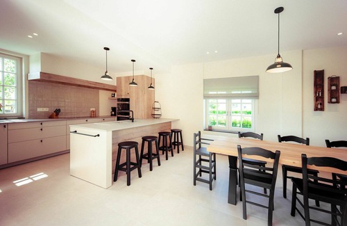 Zandvoorde Villa | Wonderful private villa with private pool, WIFI, TV, terrace, panoramic view and parking