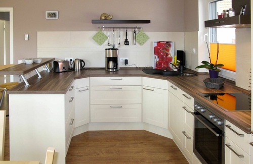 Godern House | Wonderful private villa for 8 guests with TV, terrace and pets allowed