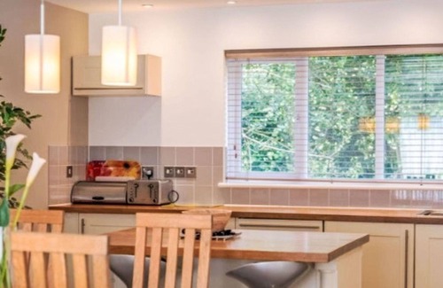 Carnon Downs House | Wonderful private villa for 4 people with pool, WIFI, TV, pets allowed and parking