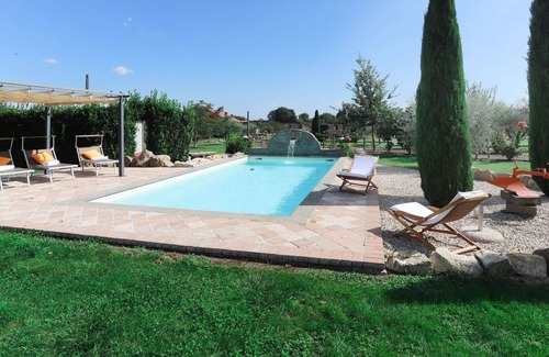 Sutri Villa | Wonderful private villa for 5 people with WIFI, private pool, A/C, TV, terrace and panoramic view