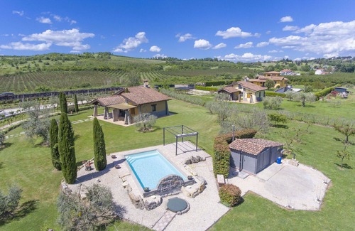 Sutri Villa | Wonderful private villa for 5 people with WIFI, private pool, A/C, TV, terrace and panoramic view