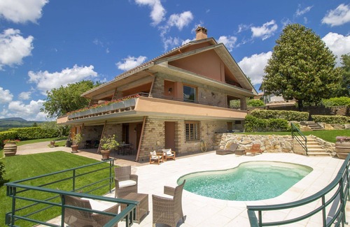Sutri Villa | Wonderful private villa for 11 people with WIFI, A/C, private pool, TV, terrace and pets allowed