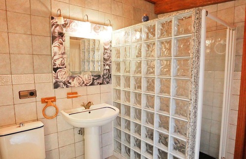 L'Aldea House | Wonderful private villa with hot tub, A/C, WIFI, private pool, TV, patio and pets allowed