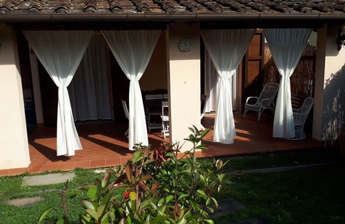 Cascine-La Croce Villa | Wonderful private villa with WIFI, A/C, private pool, veranda and pets allowed, close to Lucca