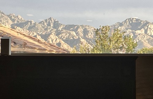 Saddlebrooke House | Wonderful Saddlebrooke Sola.located within walking distance of Desertview!