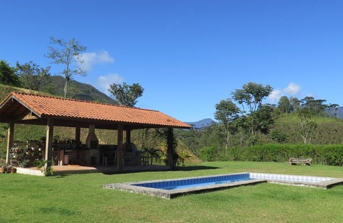 Visconde de Maua House | Wonderful site in Mauá with waterfall and lush nature. Full privacy