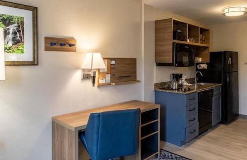 Okatie House | Wonderful Trip! 4 Rooms Close to Bluffton Buckwalter Rec Center, Parking, Pool