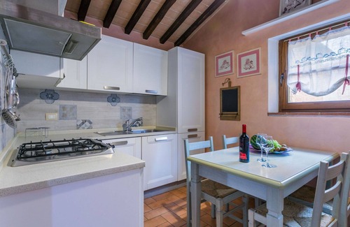 Monteroni d'Arbia House | Wonderful villa for 4 people with WIFI, A/C, pool, TV, patio, pets allowed and panoramic view