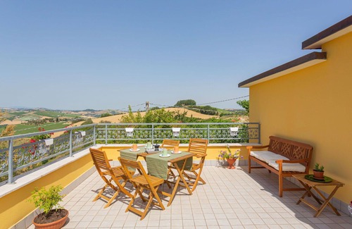 Ripatransone House | Wonderful villa for 6 guests with A/C, WIFI, TV, terrace, pets allowed and panoramic view