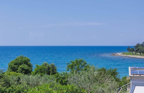 Pelegrin House | Wonderful villa for 6 guests with private pool, A/C, WIFI, TV, terrace, pets allowed and parking
