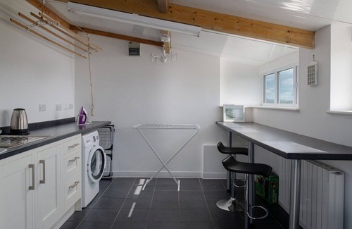 Garn Fadryn House | Wonderful villa for 8 guests with WIFI, TV and balcony