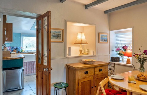 St. Dennis House | Wonderful villa for 4 guests with WIFI, pets allowed and parking