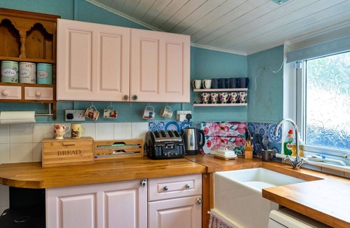 St. Dennis House | Wonderful villa for 4 guests with WIFI, pets allowed and parking