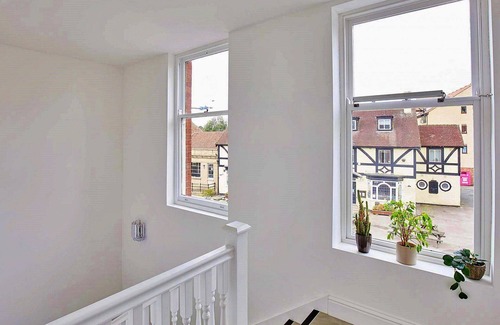 Boroughbridge House | Wonderful villa for 2 guests with WIFI and pets allowed
