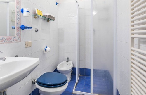 Lamole Villa | Wonderful villa for 8 people with WIFI, private pool, hot tub, TV, patio and parking