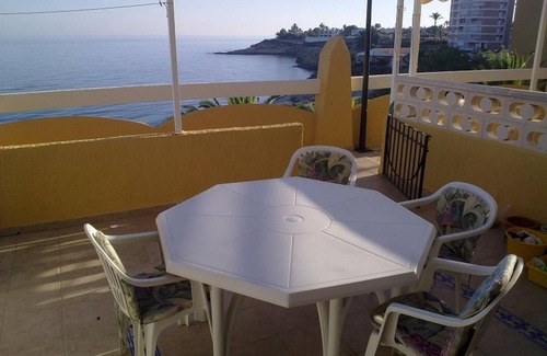Coveta Fuma House | Wonderful Villa with Private Beach, Sea View, Shared Pool, Terrace & Wi-Fi