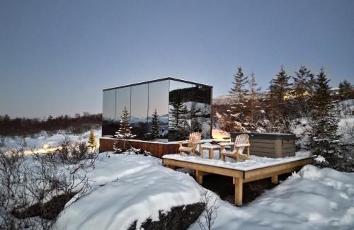 Kvaefjord Municipality Cabin | WonderInn Arctic