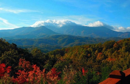 Gatlinburg - Pigeon Forge Cabin | WONDROUS VIEWS! Luxury Dream Cabin! 5 Mins to Town! Hot Tub! Media & Game Rooms!