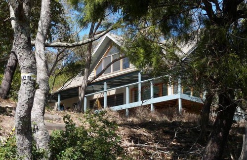 Tathra House | Wonga Beach House- ideally located directly above Tathra Beach!
