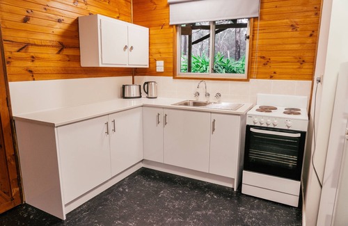 Hallidays Point Cabin | Woodbine Studio Cabin Retreat perfect for that romantic getaway or escape