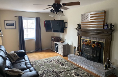 Dale City House | Woodbridge Getaway