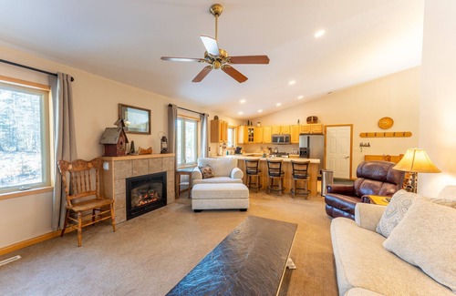 Ely House | Wooded setting, close to town, clean! ATV & snowmobile from front door!