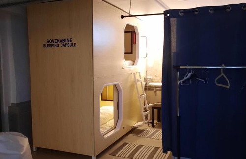 Odense Hotel | Wooden box with sleeping amenities Vindegade 53E