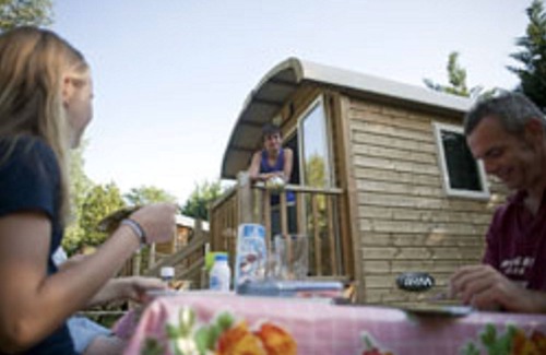 Dardilly RV Rental | Wooden caravans, number 1