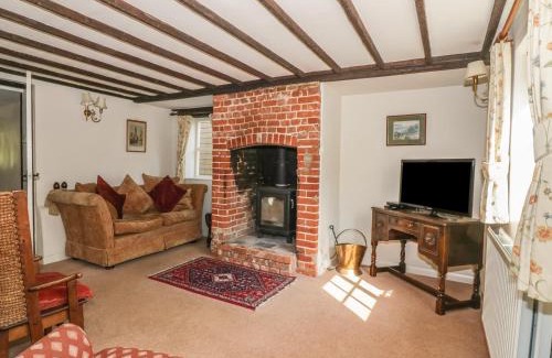 Hoxne House | Woodlands