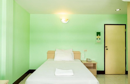 Bang Rak Hotel | Woodlands Place