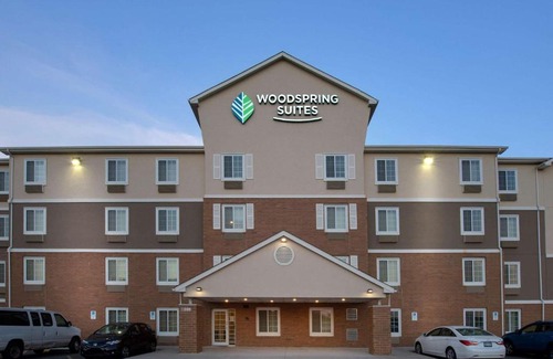 South Tulsa Hotel | WoodSpring Suites Broken Arrow