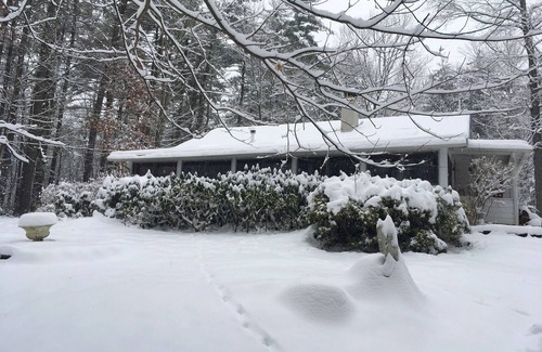 Glenford Cottage | Woodstock Cottage with hot tub. Close to town yet very private.