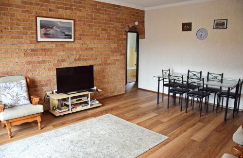 South West Rocks Apartment | Woody Wonder Unit 2 - Bring your own linen.