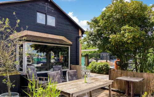 Loosdrecht Boat Rental | Woonboot De Karekiet
