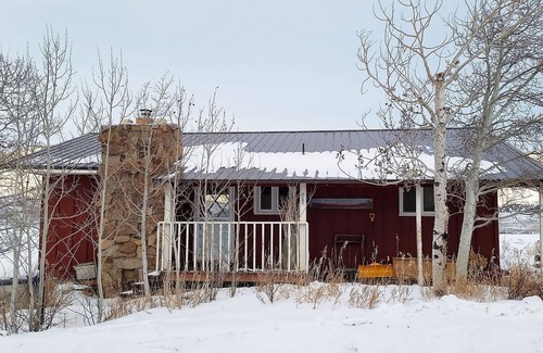 Heeney Cabin | Work and Play Retreat - High Speed WiFi - 30 Day min. stay - Incredible Views