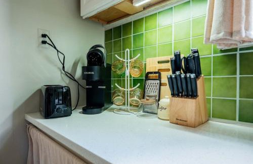 Rincon Heights Apartment | Work Desk- FirePit-Pool-Steps to UofA