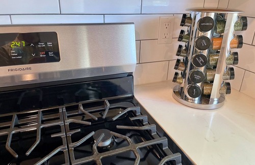 Walnut Creek Apartment | Work Here Walk+Shop+Dine Downtown King Bed Remodeled Kitchen Top Floor