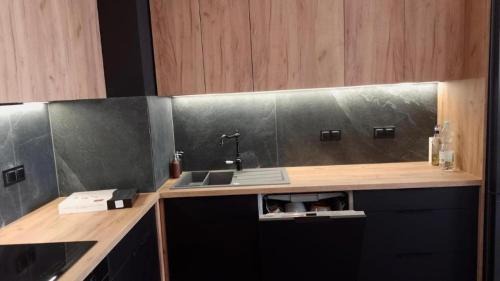 Wlochy Apartment | WORKATION Centre Airport Boutique Designer Bath, 3-4 days best offer, Kitchen, Balkony, Aircon