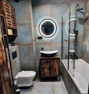 Wlochy Apartment | WORKATION Centre Airport Boutique Designer Bath, 3-4 days best offer, Kitchen, Balkony, Aircon
