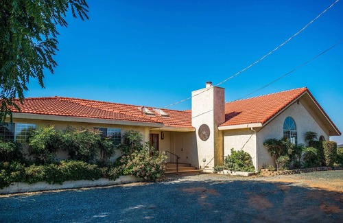 Shenandoah Valley House | Working Vineyard & Private Pool: Villa in Plymouth