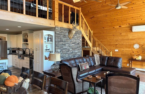 Lester Beach Cottage | World Class executive Cottage with pool/hot tub near Grand Beach & Lake Winnipeg