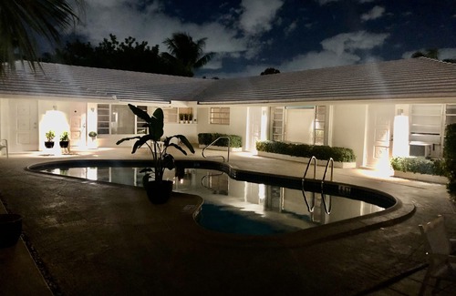East Fort Lauderdale Apartment | Wow! Beautiful studio (walk to the beach)(2325-4)