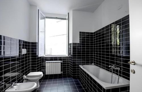 San Teodoro Apartment | WOW HOME 2 - 175 mq - posteggio privato - davanti porto traghetti - fino a 10 posti letto - balcone